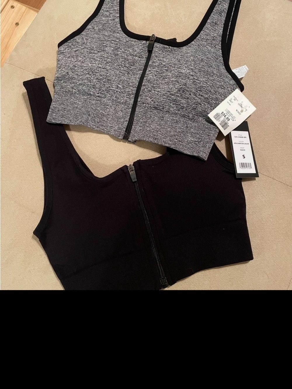 2 Sportsgirl Performance Sports Bras in Gray and Black with front zipper ❤️NWT